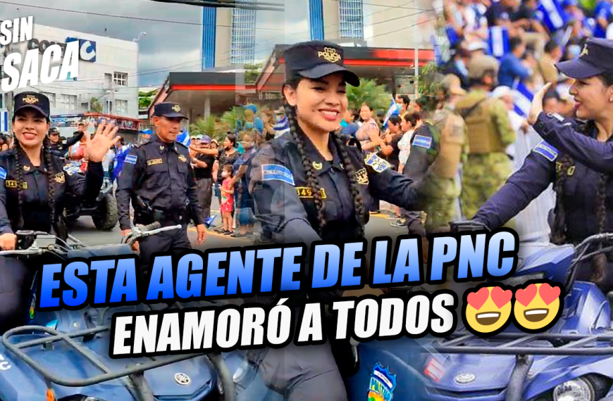 Agente de la PNC enamora a todos los salvadoreños en el desfile del 15 de septiembre