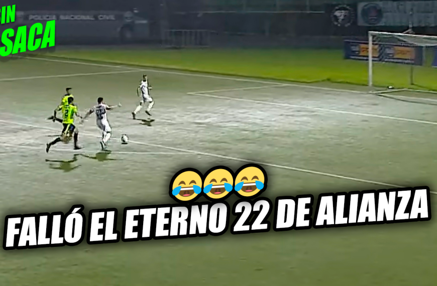 El gol que se comió Fito Zelaya frente al marco y sin portero