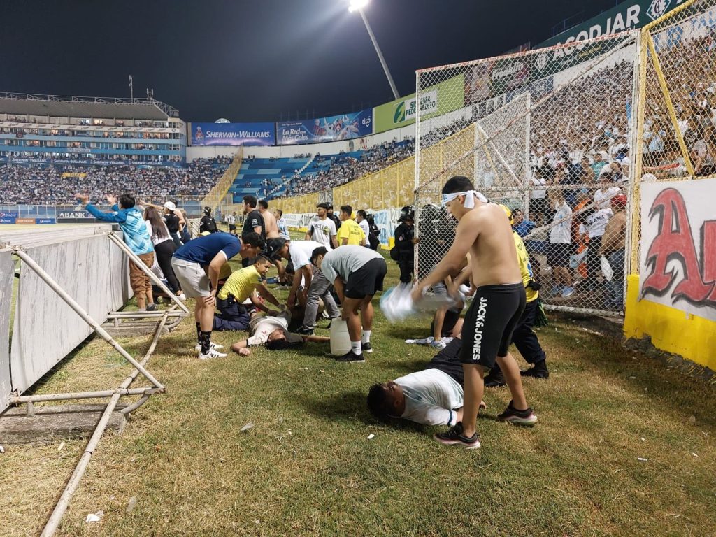 Estampida en el Cusca deja al menos 9 fallecidos mientras se disputaba…